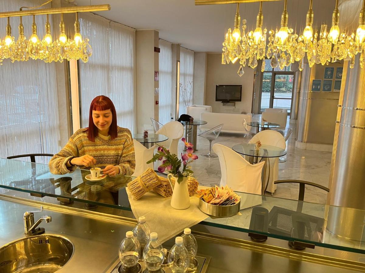Hotel Sporting Brugherio Bagian luar foto