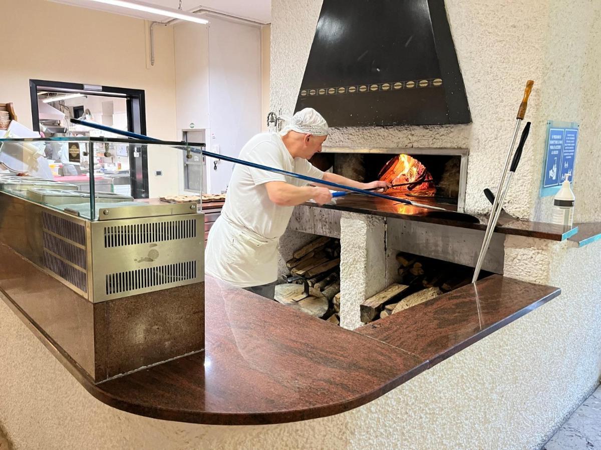 Hotel Sporting Brugherio Bagian luar foto
