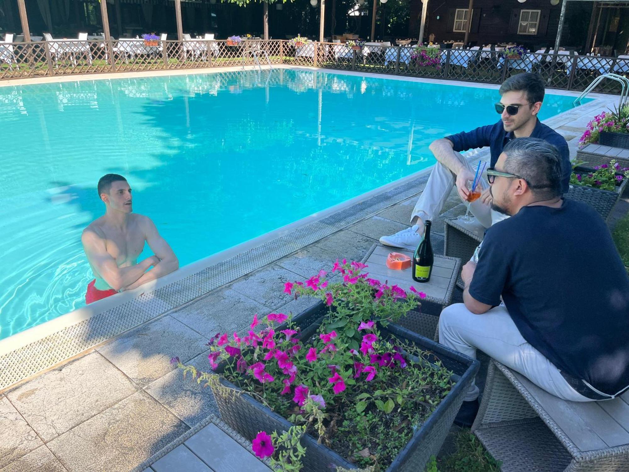 Hotel Sporting Brugherio Bagian luar foto