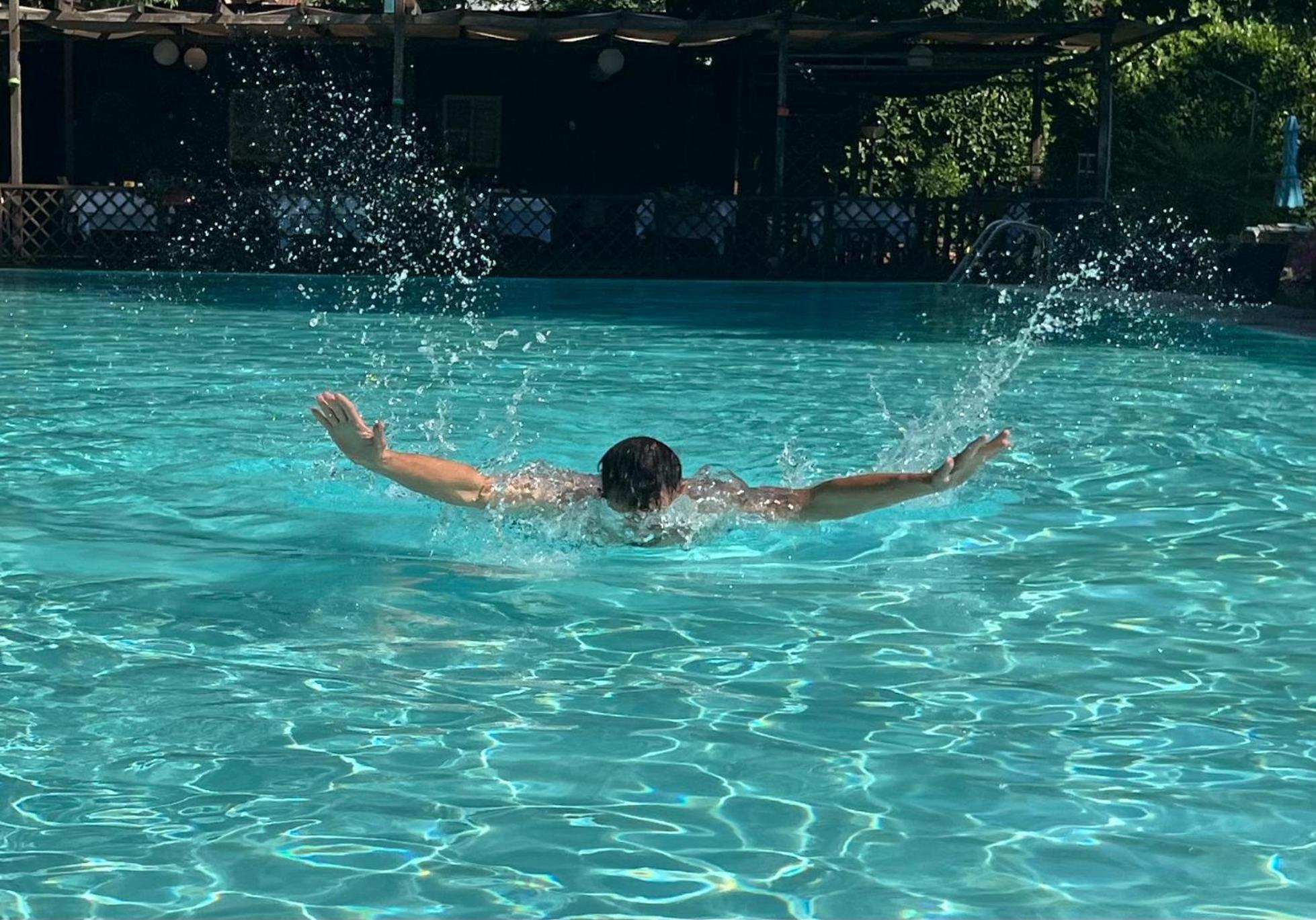 Hotel Sporting Brugherio Bagian luar foto